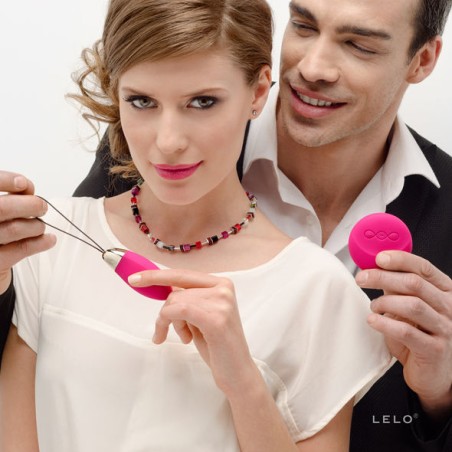 LELO - LYLA 2 INSIGNIA DESIGN EDITION HUEVO-MASAJEADOR FUCSIA LELO