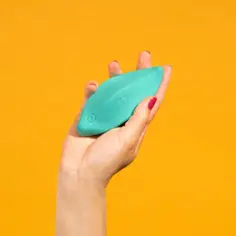 ROMP - WAVE VIBRADOR ESTIMULADOR DE CLÍTORIS FORMA ERGONÓMICA VERDE AGUA 2
