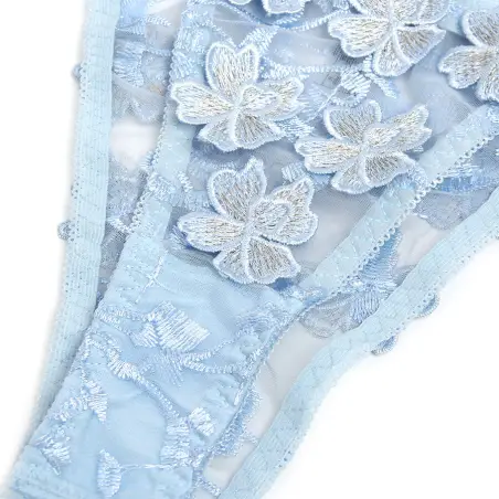 Conjunto Sujetador y Panties con Bordados de Flores Celeste
