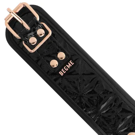 BEGME - BLACK EDITION COLLAR CON CADENAS Y PINZAS PEZONES CON FORRO DE NEOPRENO 
